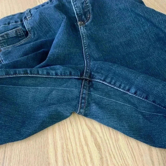 Average Preowned Jeans Size 16 - Picture 6 of 6